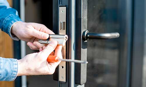 locks handles and accessories